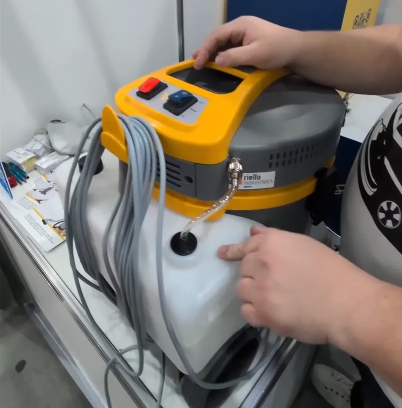 Ghibli Power Extra 7P: моющий пылесос для химчистки мебели и ковров